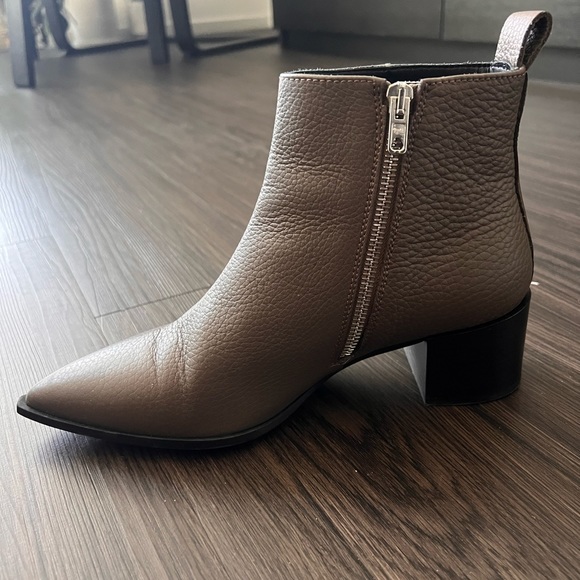 Everlane The Boss Boot - Picture 4 of 7